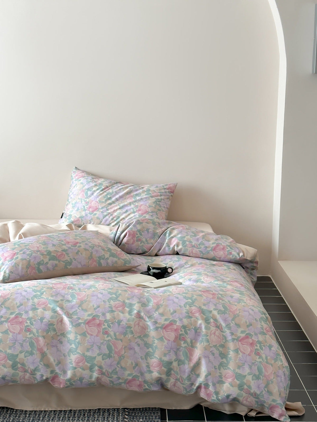 Microfiber bedding set with terrazzo pattern