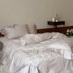 Bettwäsche-Set in Barock-Jacquard mit Rüschenkissen