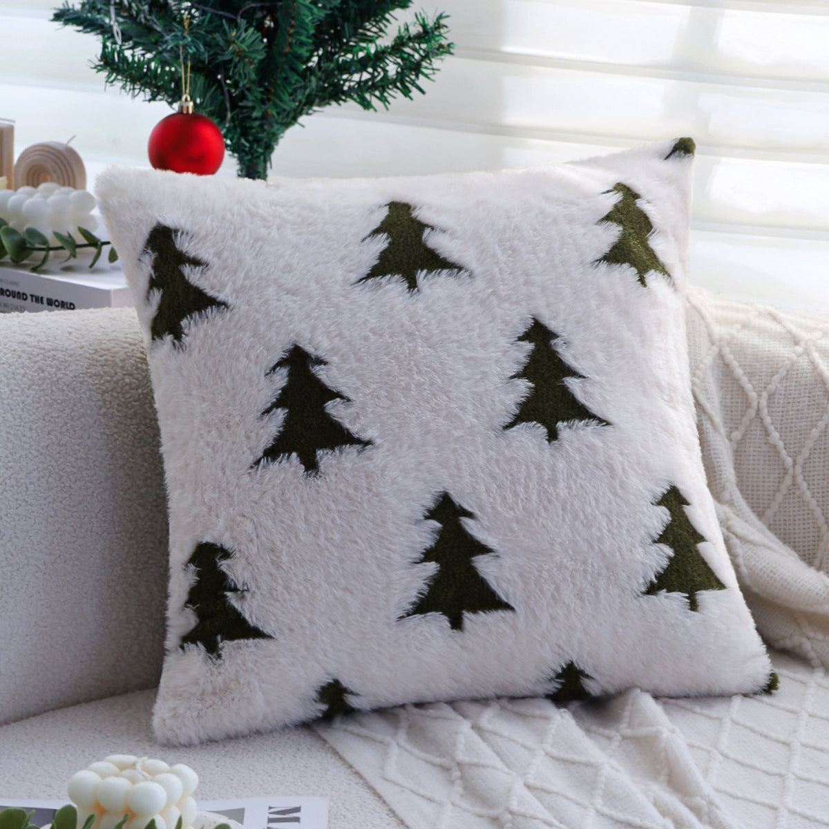 Rechteckiges Plüschkissen mit Tannenbaum-Tufting