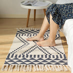 Hand-Tufted Bathroom Mat with Fringes and Dot-and-Dash Pattern