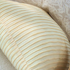 Quadratischer Jacquard-Kissenbezug mit Blattrelief und Paspelierung