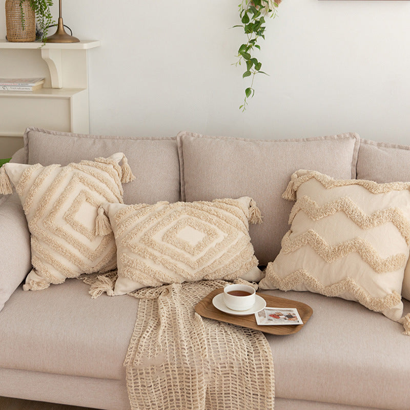 Quadratischer Boho-Dekokissenbezug mit 3D-Diamant-Tufting und Eckquasten