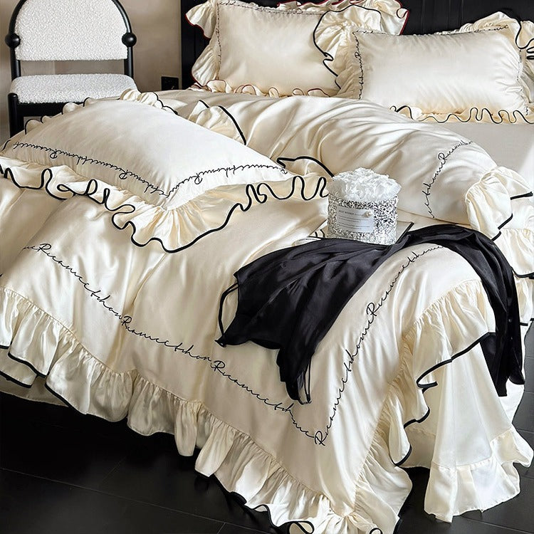 Luxuriöses Baumwollsatin-Bettwäsche-Set mit Rüschen, Paspeln & Stickerei