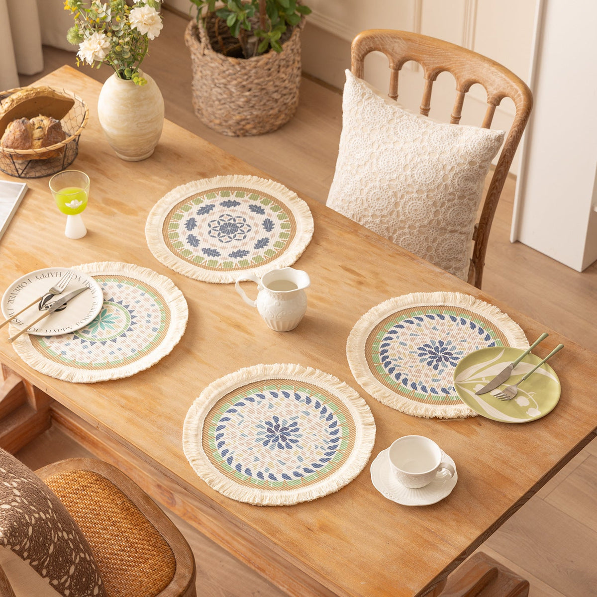 Round Woven Decorative Rug with Fringes and Botanical Pattern