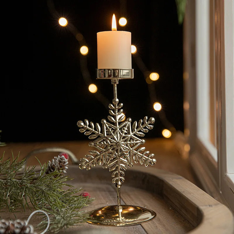 Weihnachtliche Kerzenhalter - Stern- und Tannenbaum-Design