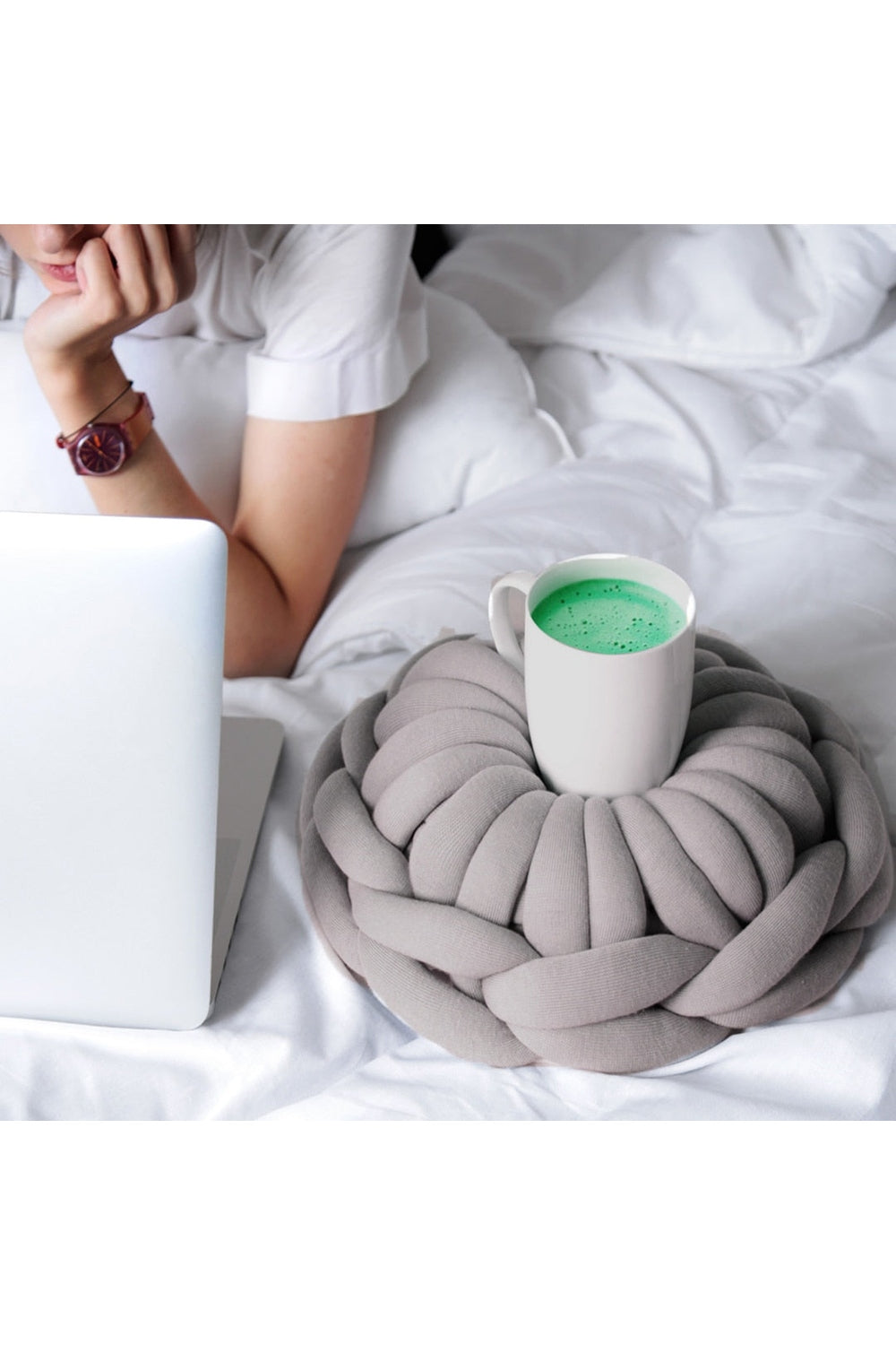 Yarn Knot Pillow