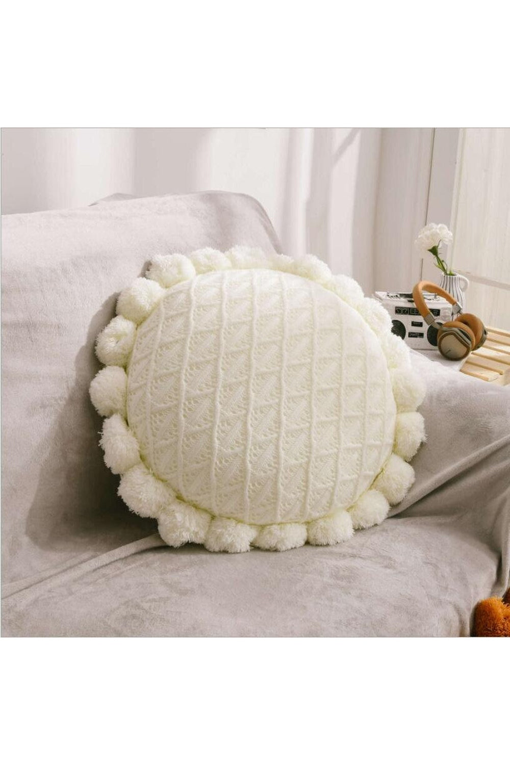 Decorated round cushions