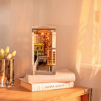Sakura Densya Diorama Bookend
