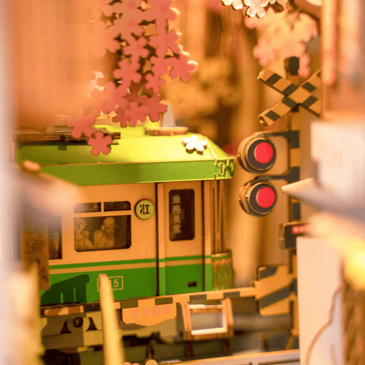 Sakura Densya Diorama Bookend