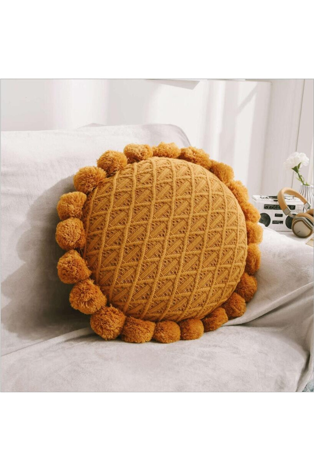 Decorated round cushions
