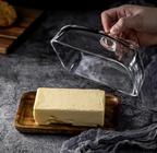Butterdose mit Glasdeckel und Holzunterteil