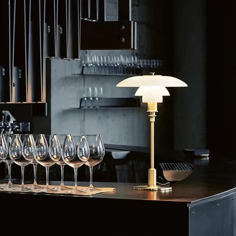 Dänische Designer-Tischleuchte, dimmbar