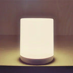 Dimmbare LED-Tischleuchte mit USB-Anschluss