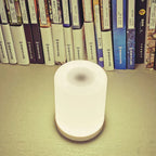 Dimmbare LED-Tischleuchte mit USB-Anschluss - GlowEase
