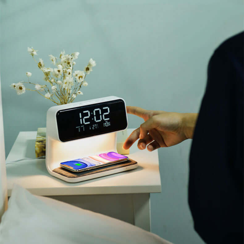 Kreative 3-in-1 Nachttischleuchte mit kabellosem Laden, LCD-Bildschirm und Wecker