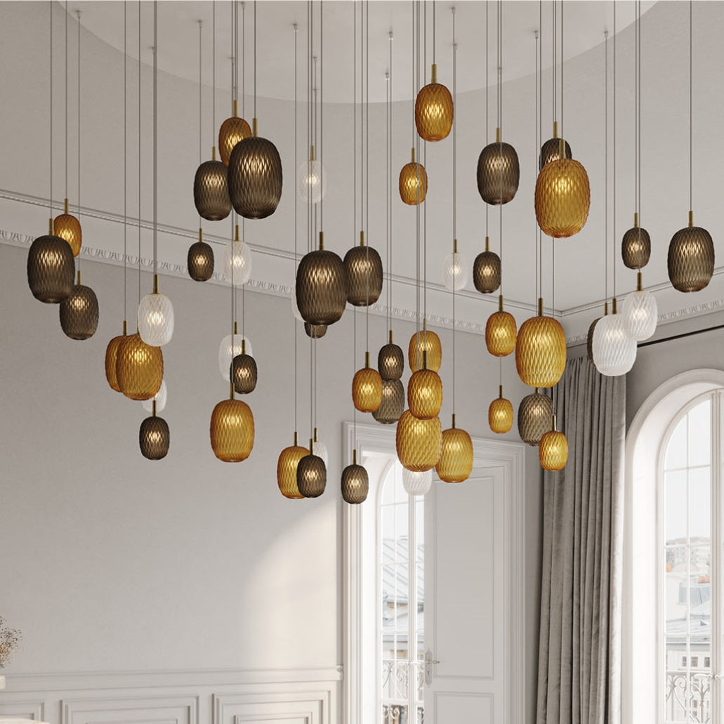 Design-Pendelleuchte mit Glaskugel