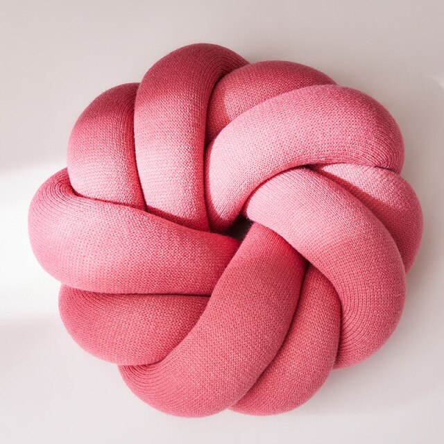 Knot Round Cushion