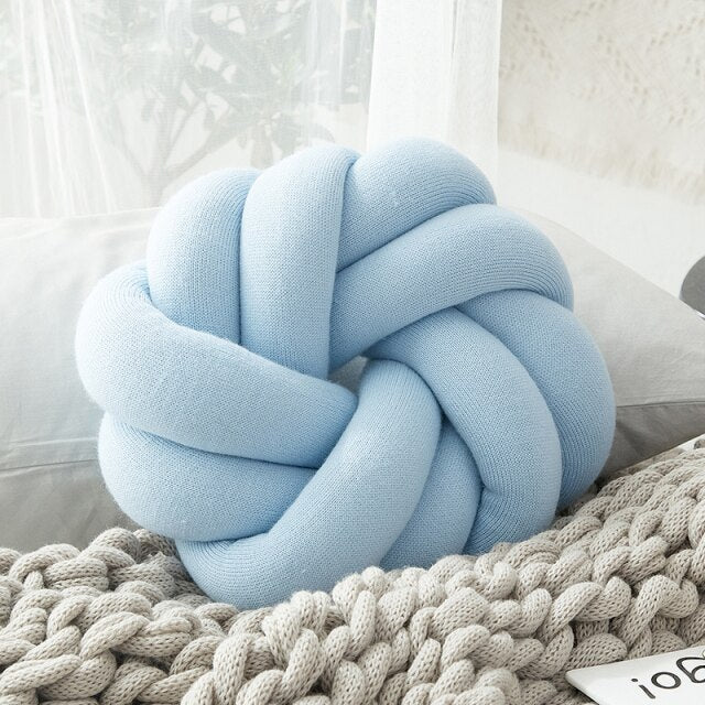 Knot Round Cushion