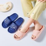 Cartoon Bear Shoes EVA Slippers Bathroom House Shoes/
Cartoon Bär Schuhe EVA Hausschuhe Badezimmer Hausschuhe - Image 6